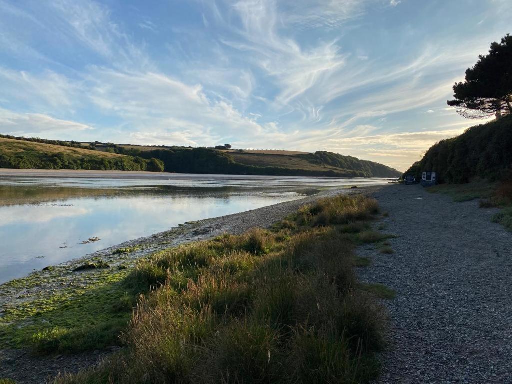 2 Chatsworth Riverscape Apartments - Peaceful Apartment In Great Location With Free Parking Overlooking The Gannel Just A Short Walk From Newquays Incredible Beaches And Local Amenities New Quay Екстериор снимка