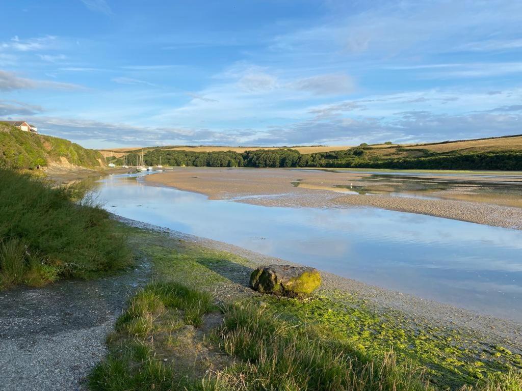 2 Chatsworth Riverscape Apartments - Peaceful Apartment In Great Location With Free Parking Overlooking The Gannel Just A Short Walk From Newquays Incredible Beaches And Local Amenities New Quay Екстериор снимка