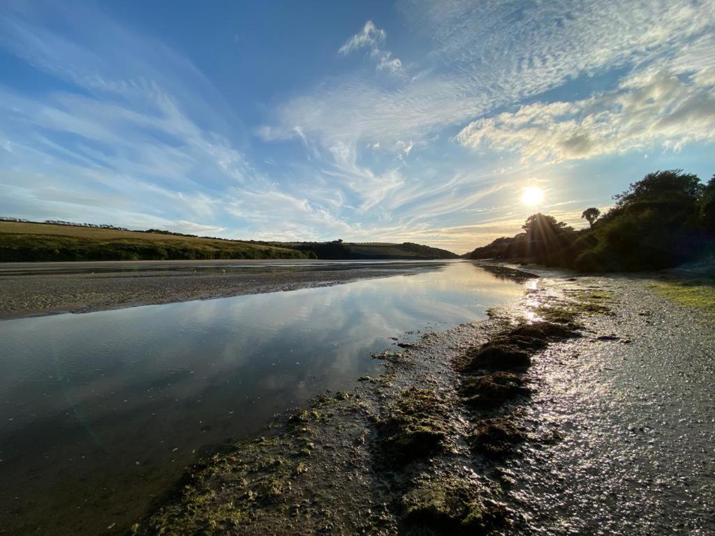 2 Chatsworth Riverscape Apartments - Peaceful Apartment In Great Location With Free Parking Overlooking The Gannel Just A Short Walk From Newquays Incredible Beaches And Local Amenities New Quay Екстериор снимка